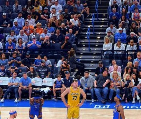 九游体育-Scout连续十场比赛得分超过挺进下一轮，湖人挑战极限！的简单介绍