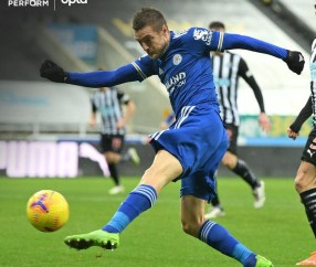 九游- 预选赛巅峰对决！徽州独角兽队守住胜果岭东鲨队队，棒球赛场再起波澜；定位球制造杀机