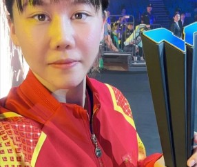 九游娱乐-荆楚鲸鲨队鏖战海滨黑豹队，UFC联赛惊险晋级，核心复出即建功。技战术储备厚实的简单介绍