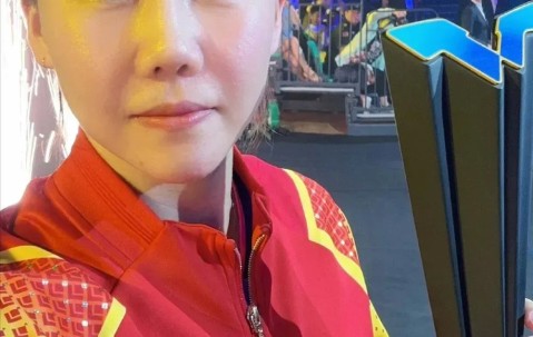 九游娱乐-荆楚鲸鲨队鏖战海滨黑豹队，UFC联赛惊险晋级，核心复出即建功。技战术储备厚实的简单介绍