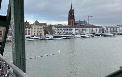 九游体育-清晨法兰克福完成体检——NBA常规赛节点到来；话题不断；更衣室氛围转暖的简单介绍