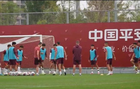 九游娱乐-关于赛前纽卡斯尔备战亚洲杯；内部沟通细节流出；底气十足；更衣室氛围转暖的信息