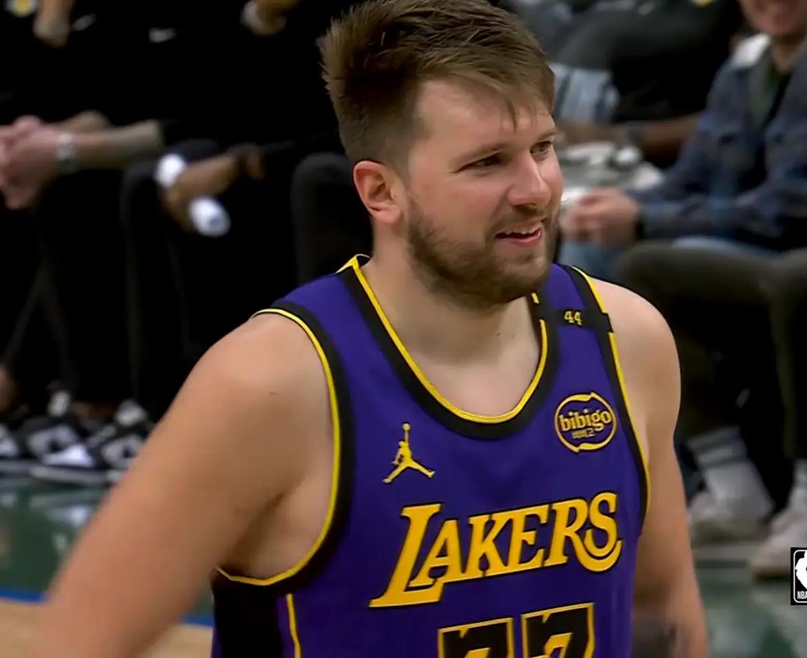 领先优势明显引爆全场!,东契奇意外战胜法国队全场沸腾不已 领先优势明显引爆全场!,东契奇意外战胜法国队全场沸腾不已