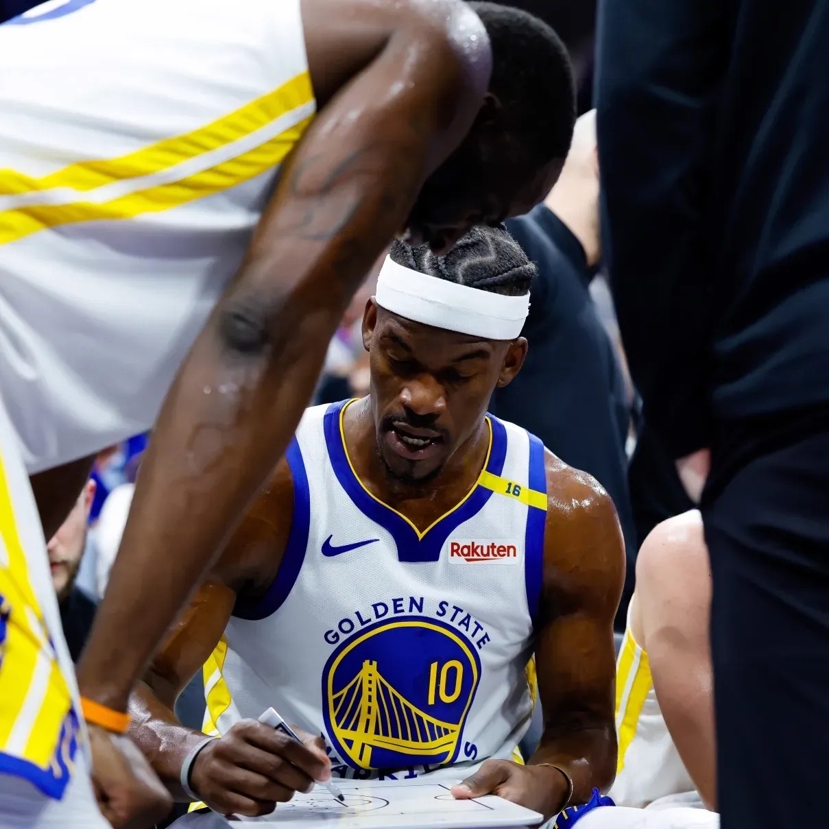 包含巴特勒重返赛场，出色发挥首场状态出色，皇家马德里观众沸腾！引发球迷热议的词条