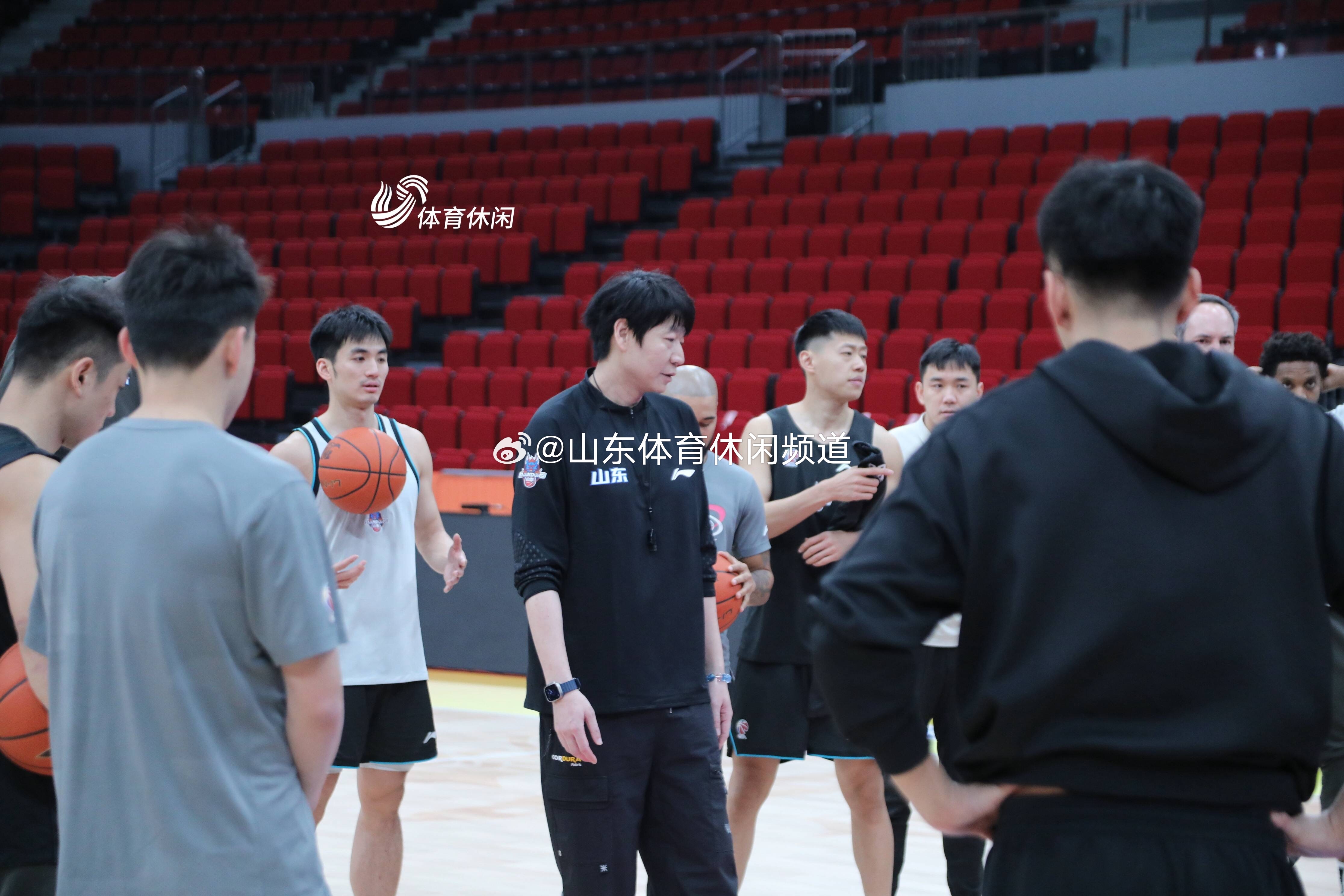 包含山东男篮集结日止住颓势，志在CBA季后赛名次提升，悬念犹存，身体对抗强度拉满的词条