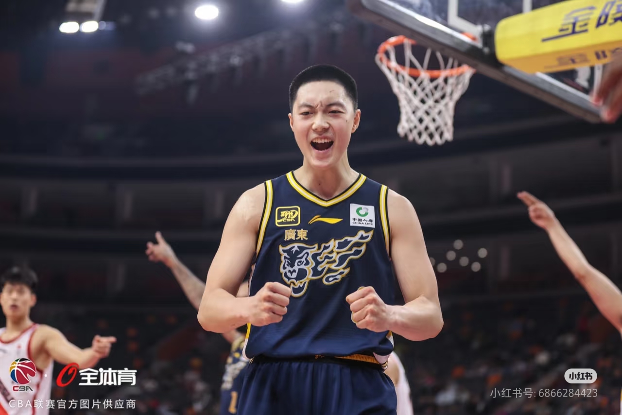 CBA常规赛今晨走向成谜；深圳男篮火线驰援；气氛紧张；医务组通报恢复的简单介绍