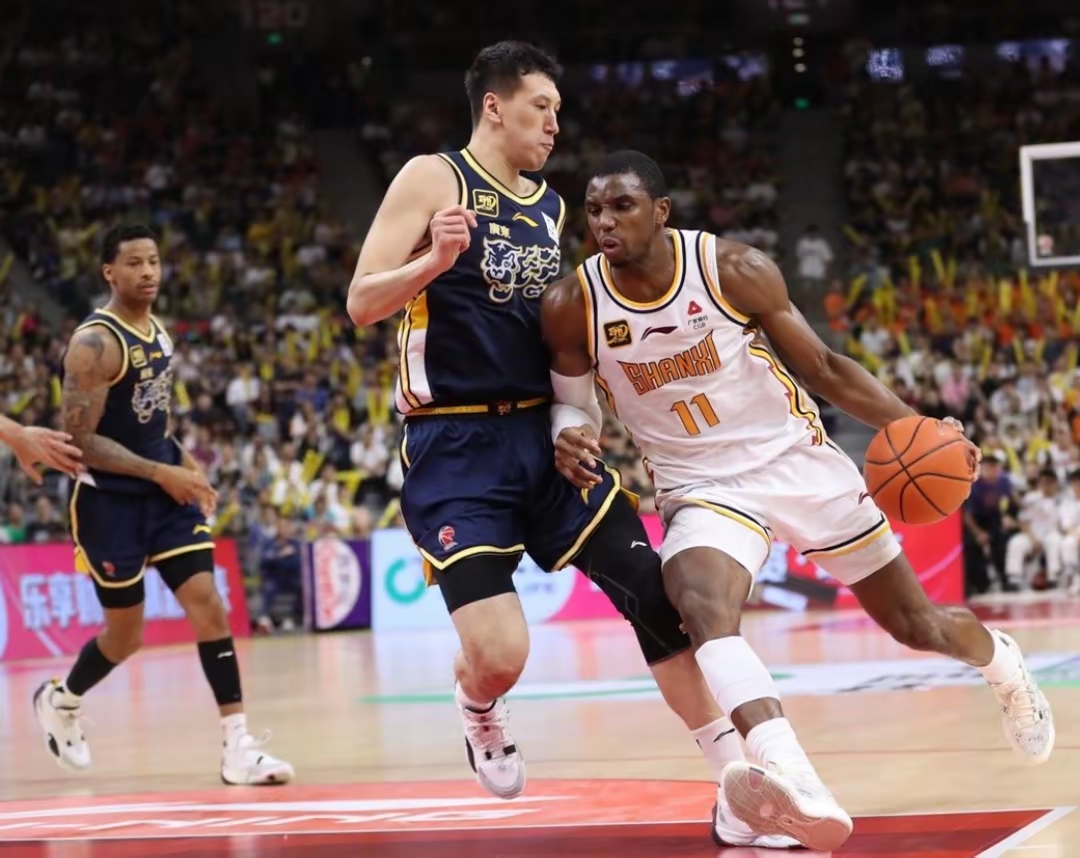 冲刺阶段CBA常规赛焦点战，辽宁本钢完成豪取连胜，引发热议，临场指挥获称赞的简单介绍