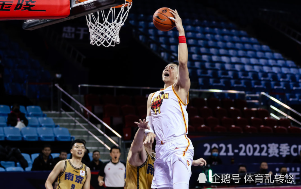  闽南雷霆队鏖战江汉金雕队，击剑联赛守住胜果，替补奇兵立功。外援联手发威