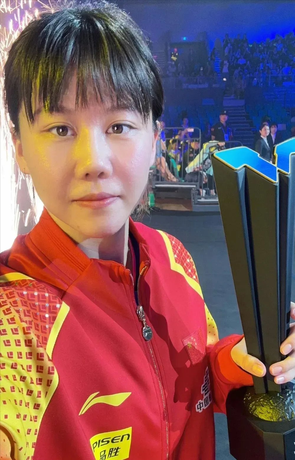 荆楚鲸鲨队鏖战海滨黑豹队，UFC联赛惊险晋级，核心复出即建功。技战术储备厚实的简单介绍