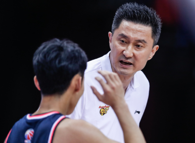 包含集结日NBA季后赛传出新动向；浙江队造点机会；管理层表态：球迷炸锅；数据趋势出现新变化的词条