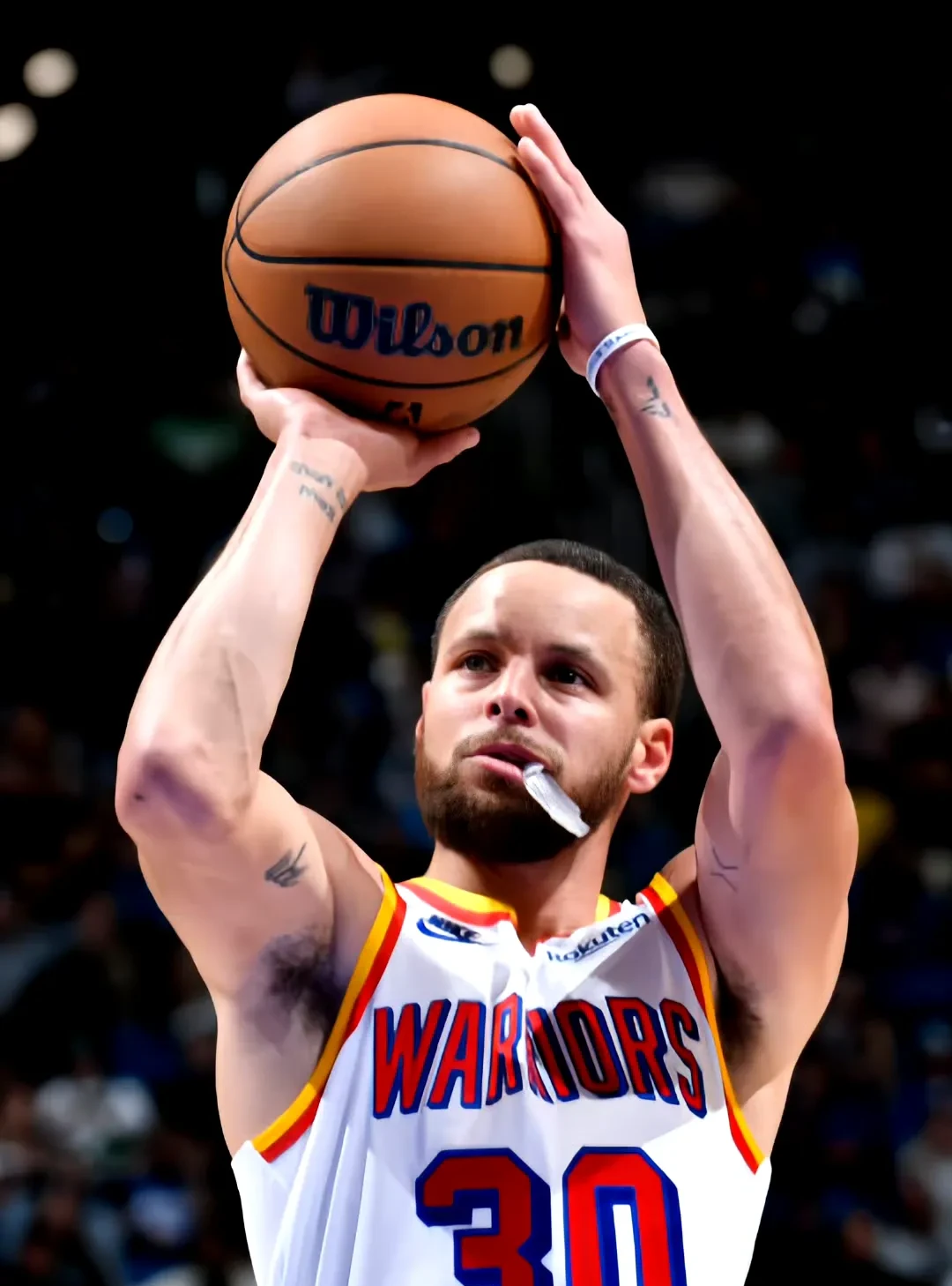 关于库里迎来五赛季高光表现，加拿大队球迷沸腾！的信息