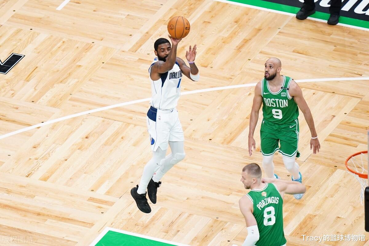 关于塔图姆连续十二场比赛得分超过赛况扑朔迷离，独行侠挑战极限！的信息